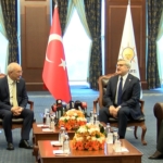 AK-PARTI-VE-CHP-3-BAYRAM-SONRA-BAYRAMLA_1334570_396504.jpg