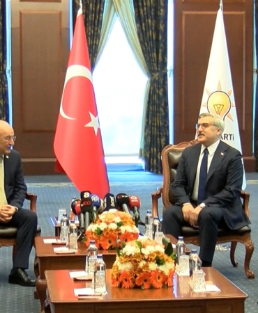 AK-PARTI-VE-CHP-3-BAYRAM-SONRA-BAYRAMLA_1334570_396504.jpg