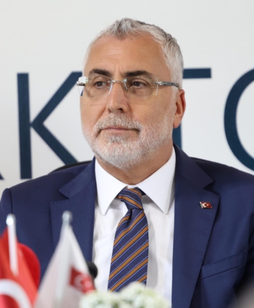 BAKAN-ISIKHAN-ISVICREDE-TURK-STK-TEMSI_1340630_398221-scaled.jpg