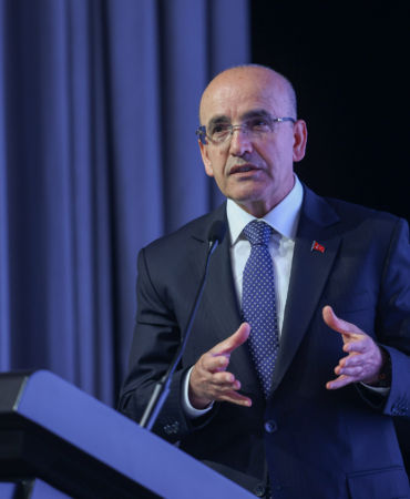 BAKAN-SIMSEK-TURKIYEYE-GELIN-VE-YATIRI_1345081_399477-1-scaled.jpg